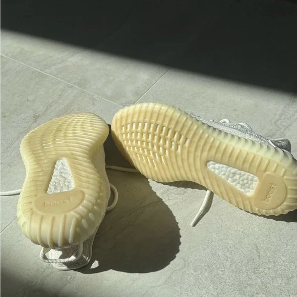 adidas Yeezy Boost 350 V2 Box - Bone/Tan color (RARE) - Picture 6 of 14